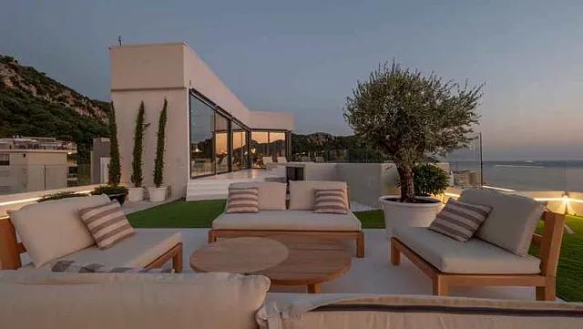 Unique penthouse with pool and roof garden — photo 7